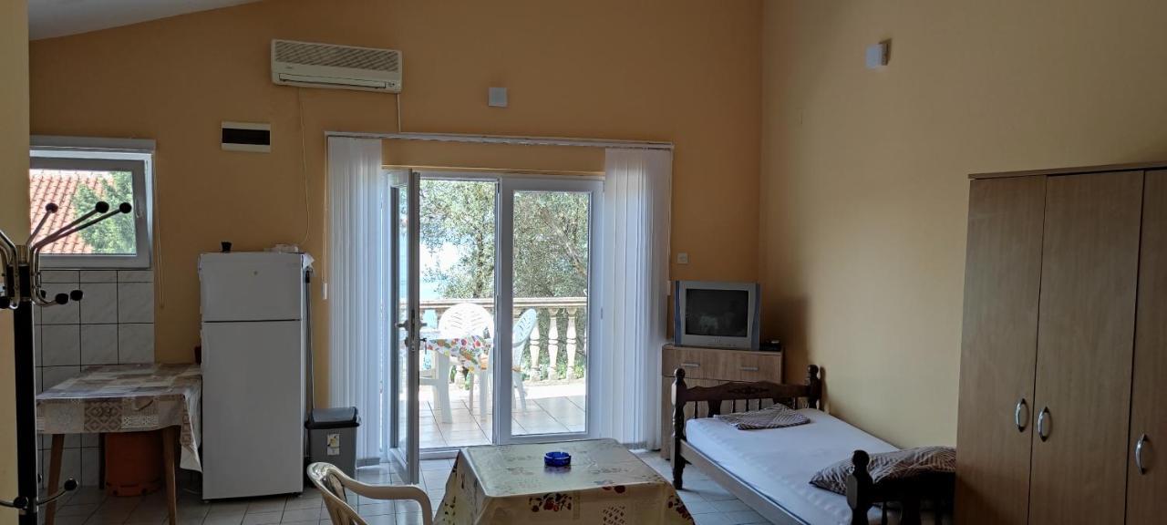 Apartmani Jovanovic Luštica Exteriör bild