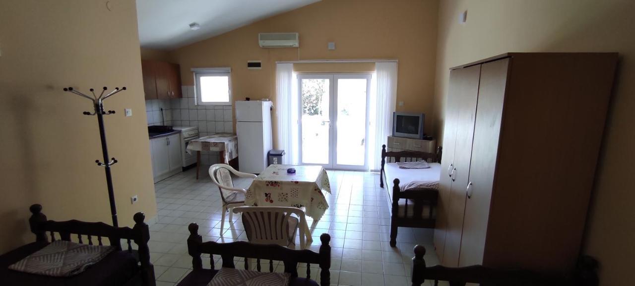 Apartmani Jovanovic Luštica Exteriör bild